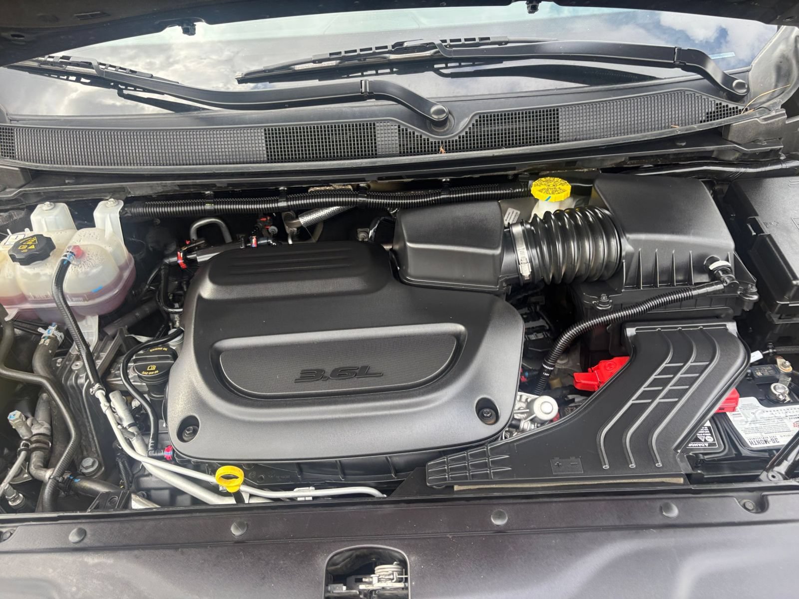 Used 2024 Chrysler Pacifica Touring-L FWD image 34