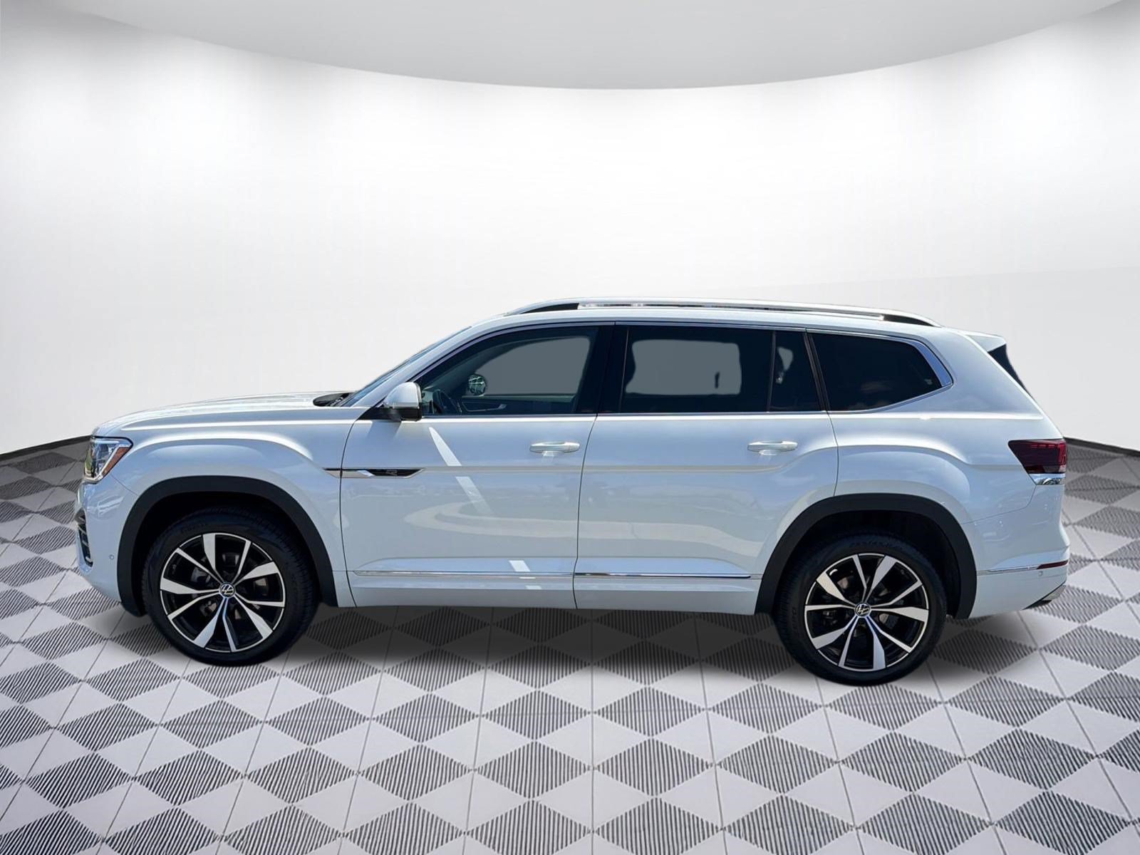 New 2026 Volkswagen Atlas SEL Premium R-Line AWD/4WD image 2
