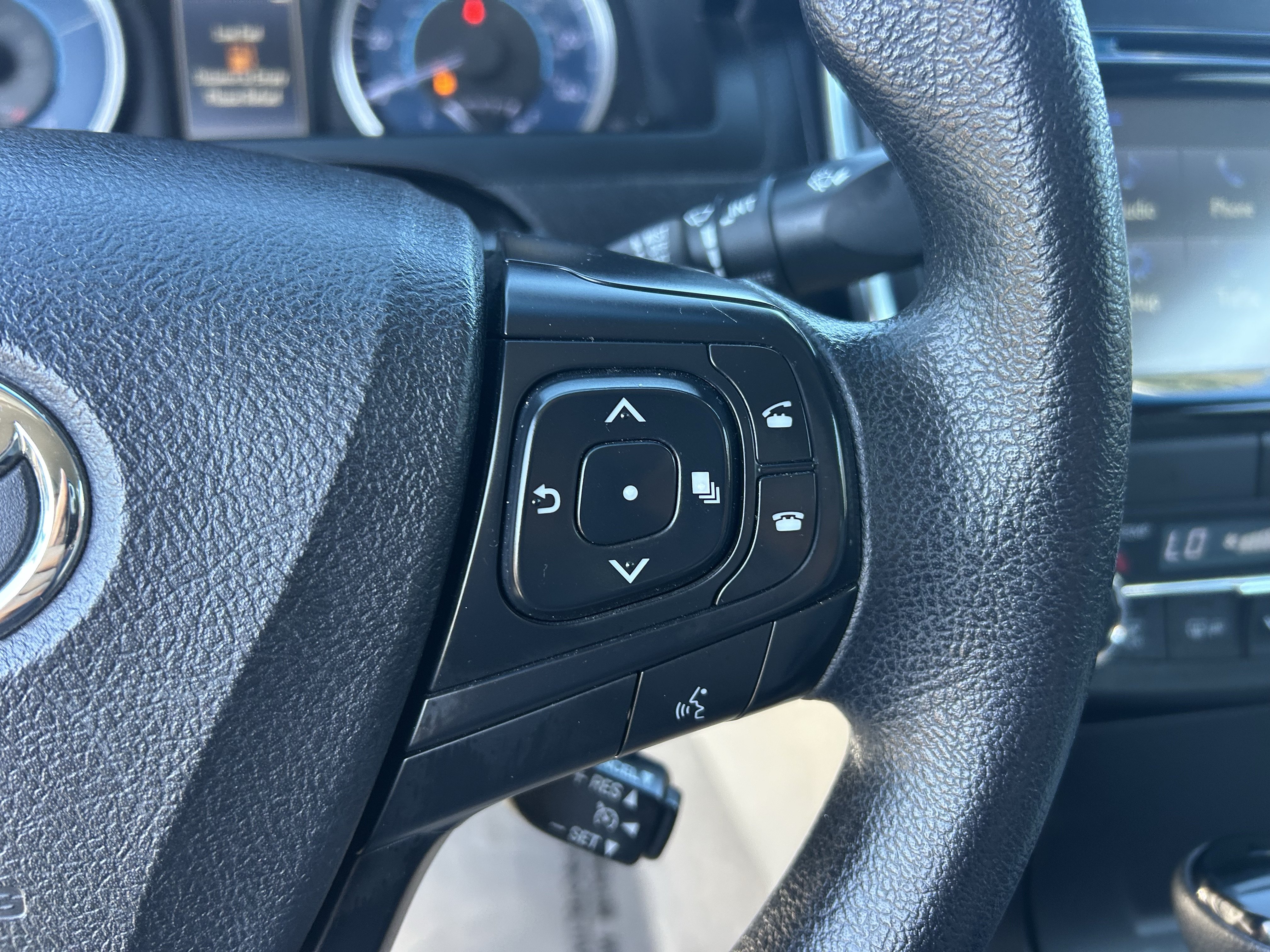 Used 2017 Toyota Camry LE FWD image 28