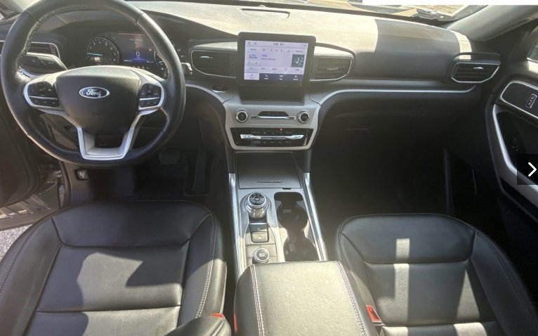 Used 2023 Ford Explorer XLT w/ Equipment Group 202A image 7