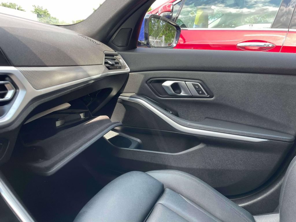 Used 2019 BMW 330i xDrive Sedan w/ M Sport Package AWD/4WD image 34