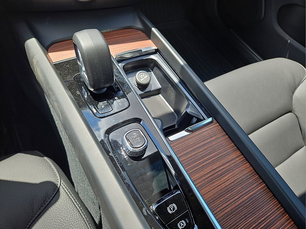 New 2026 Volvo V60 B5 Cross Country Plus w/ Protection Package Premier image 28