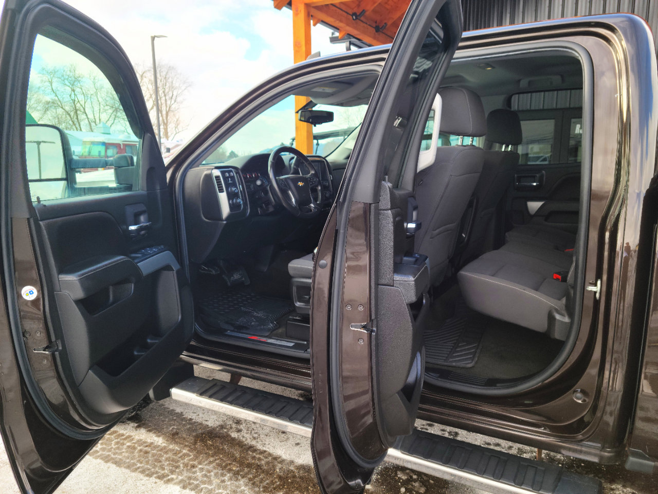 Used 2018 Chevrolet Silverado 1500 LT w/ All Star Edition image 4