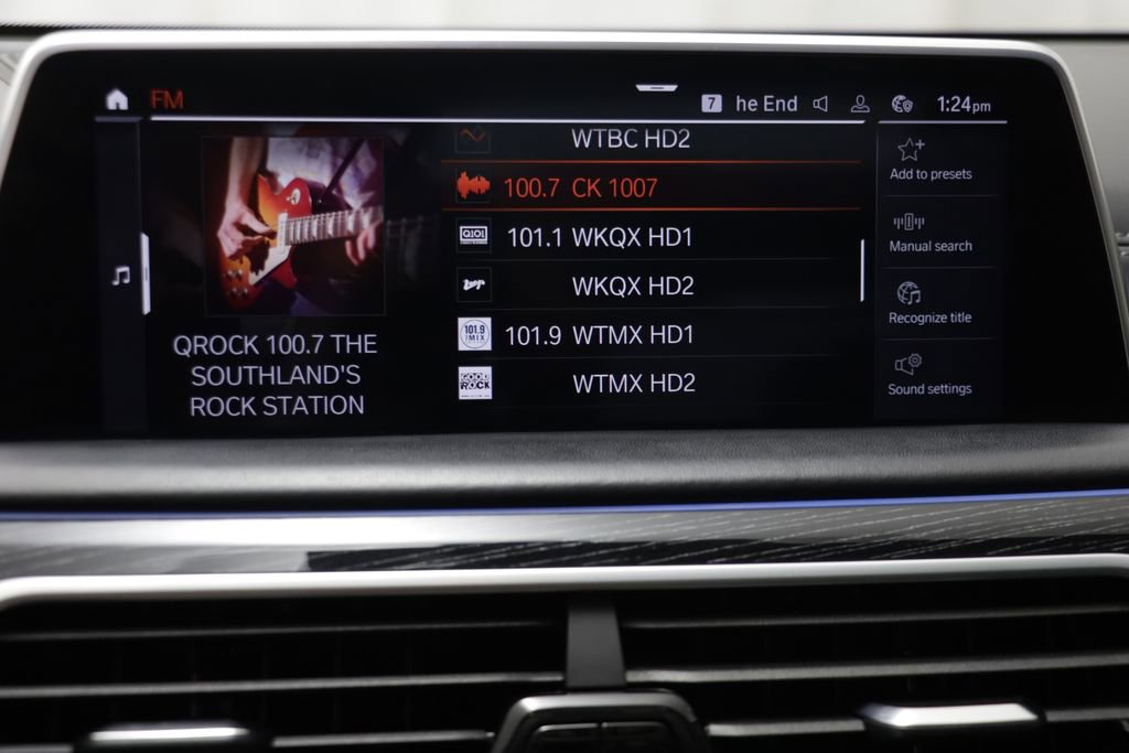 Certified 2022 BMW 750i xDrive w/ Autobahn Package AWD/4WD image 9