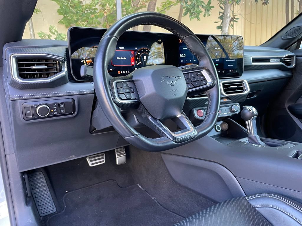Used 2025 Ford Mustang Premium RWD image 9