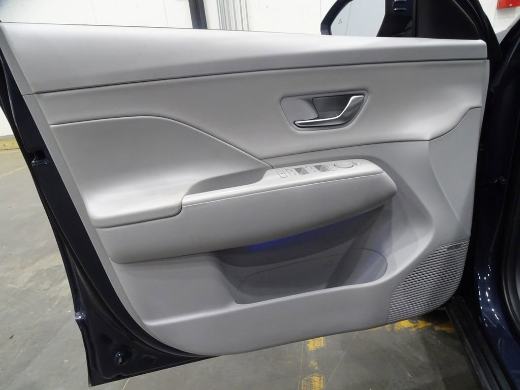 Used 2024 Hyundai Kona Limited image 18