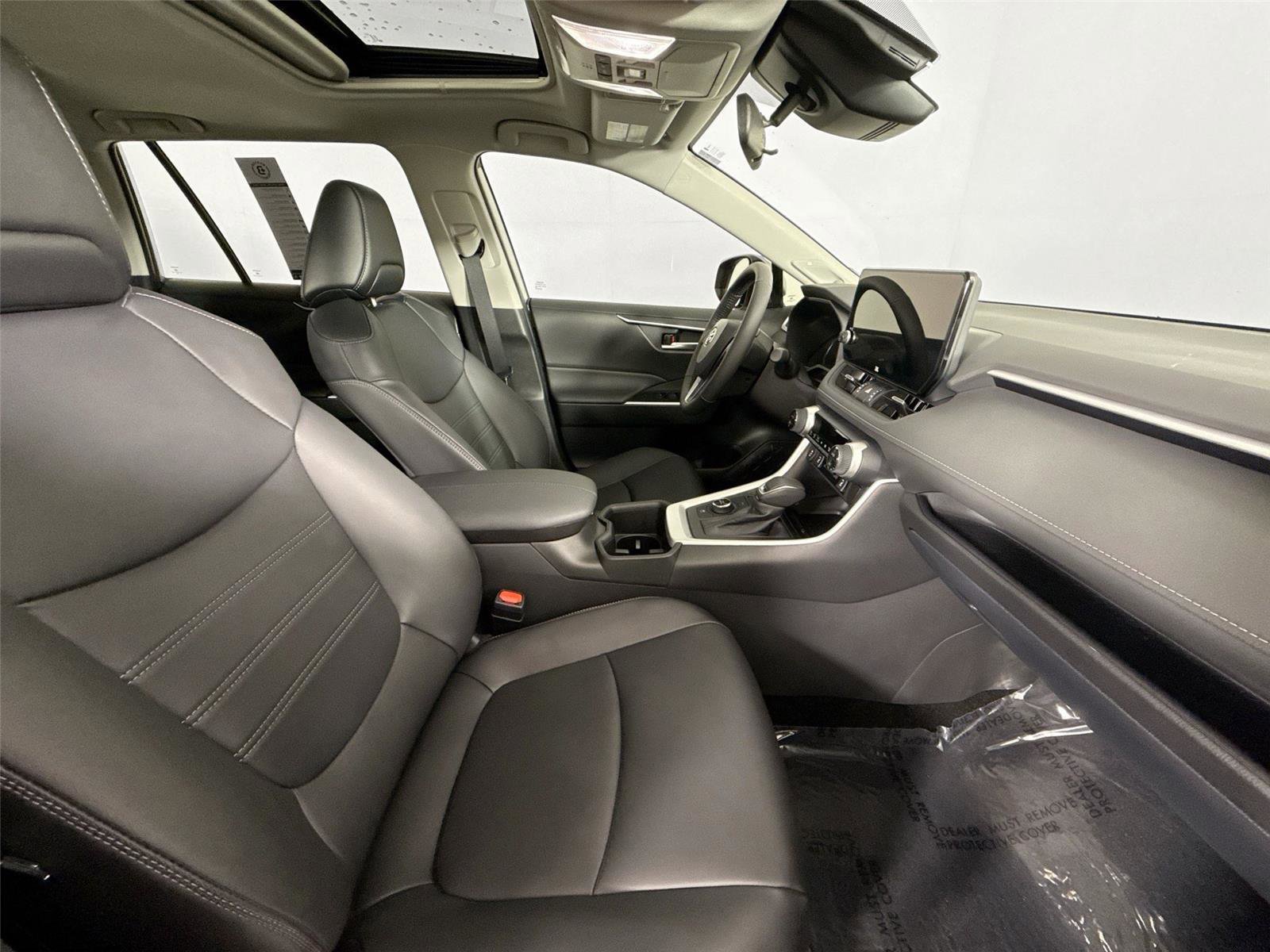 Used 2025 Toyota RAV4 XLE Premium image 47