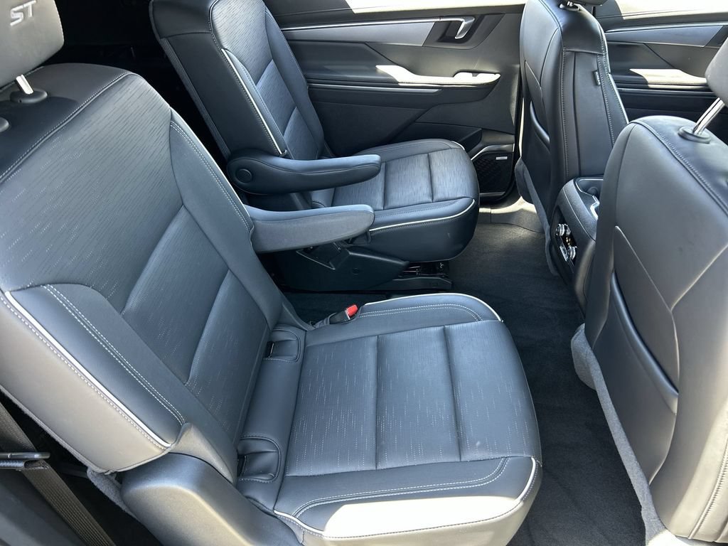 Used 2025 Buick Enclave Sport Touring FWD image 27