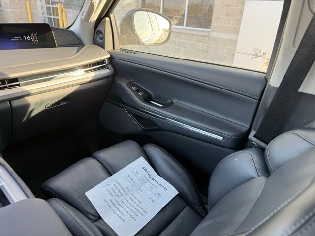 Certified 2025 Lincoln Navigator L Reserve image 15