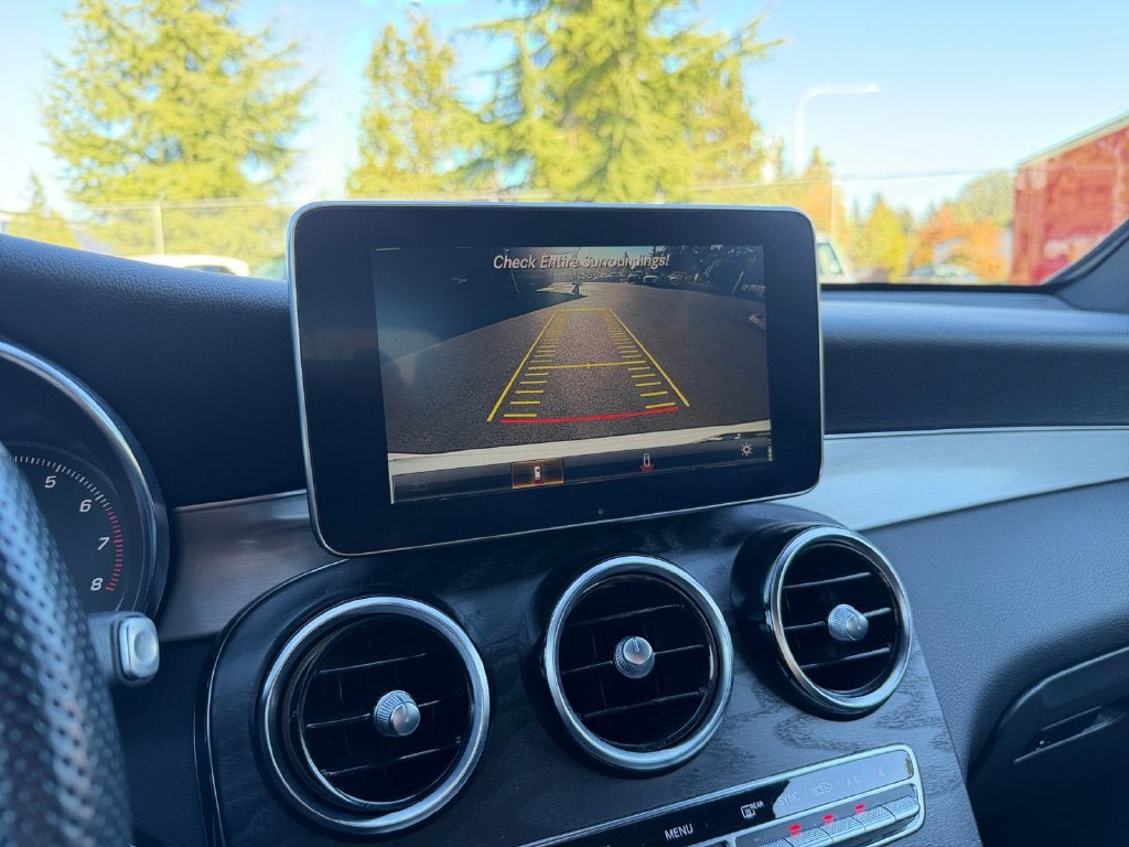 Used 2019 Mercedes-Benz GLC 300 4MATIC image 17