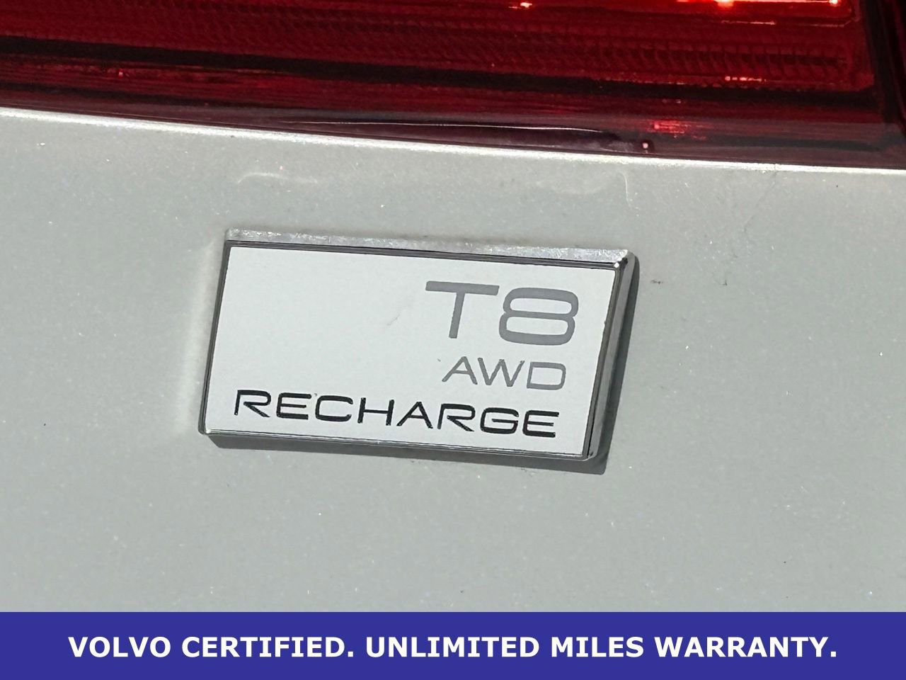 Certified 2023 Volvo XC60 T8 Plus w/ Climate Package image 10