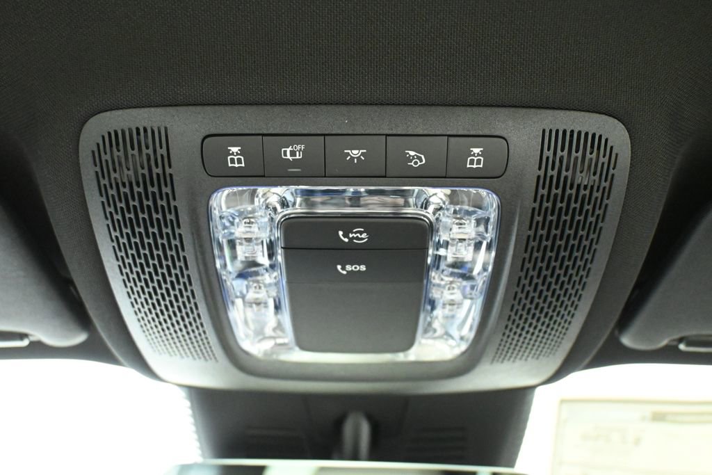 Certified 2025 Mercedes-Benz GLB 250 4MATIC image 17