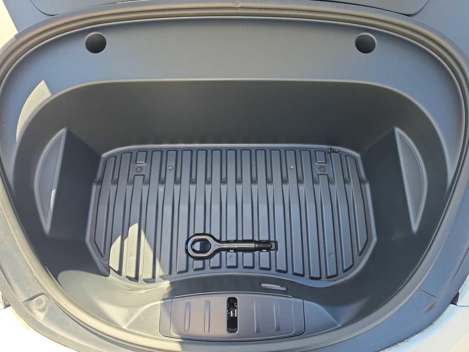 Used 2023 Tesla Model 3 Standard Range image 13