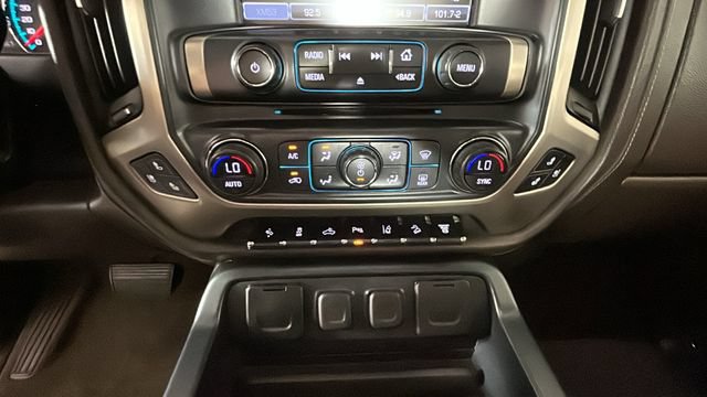 Used 2018 GMC Sierra 2500 Denali w/ Duramax Plus Package AWD/4WD image 21
