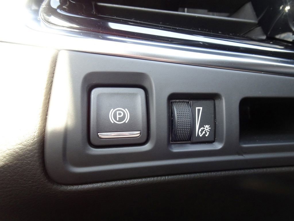 Certified 2025 Cadillac XT6 Premium Luxury image 24