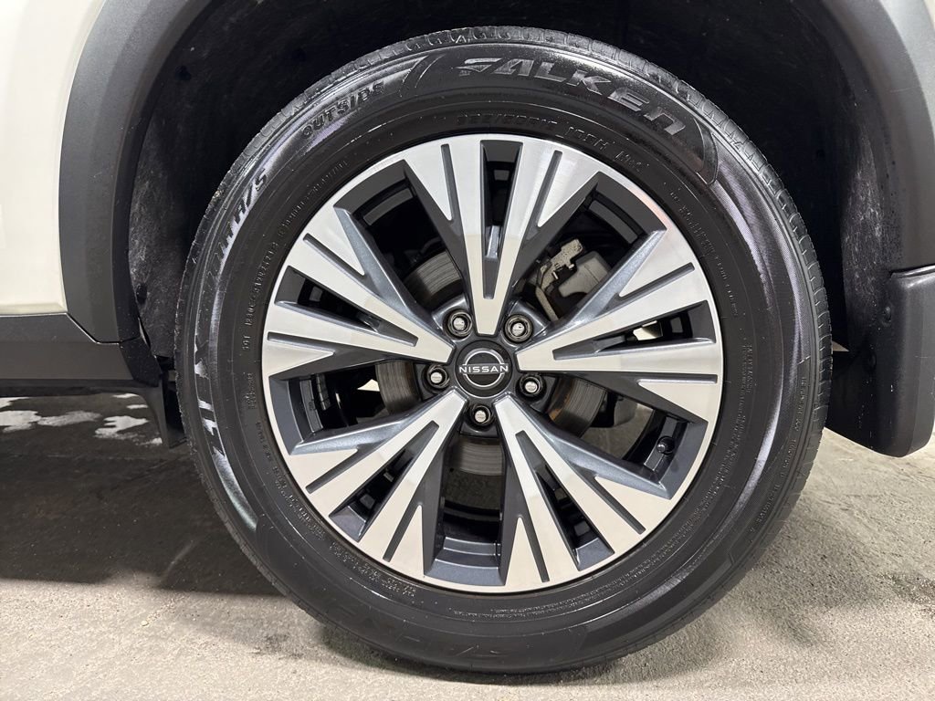 Used 2023 Nissan Rogue SV image 36