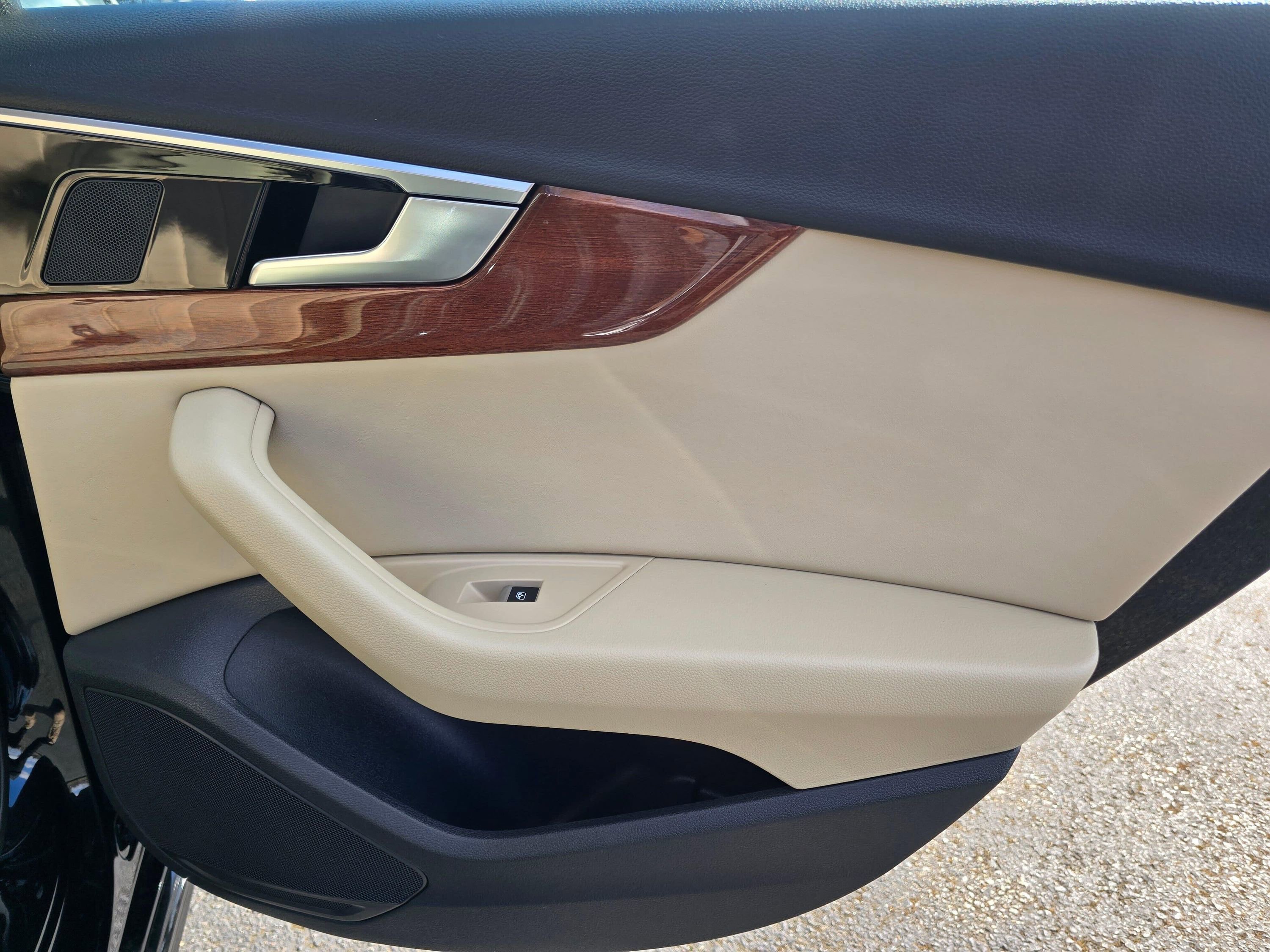 Used 2023 Audi A4 2.0T Premium w/ Convenience Package image 26