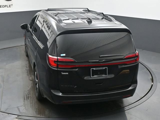 Used 2023 Chrysler Pacifica Touring-L w/ S Appearance Package FWD image 57