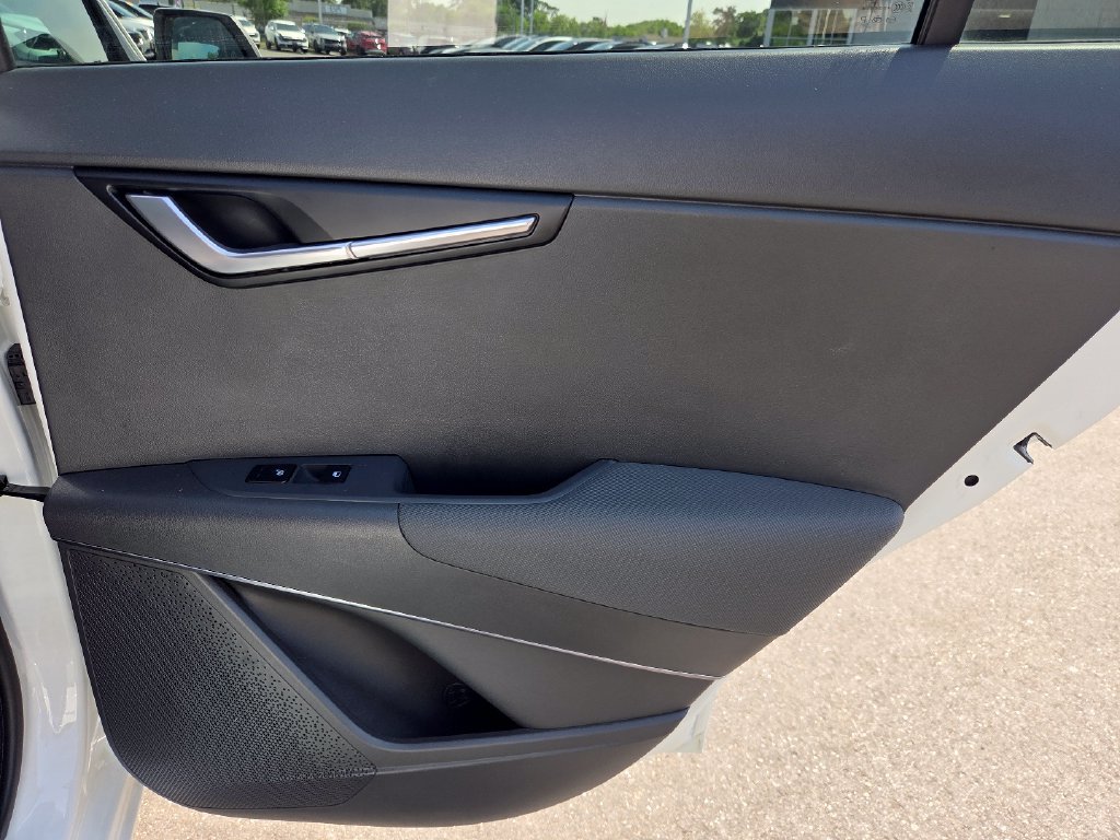 Used 2023 Kia Niro EX w/ EX Cold Weather Package FWD image 30