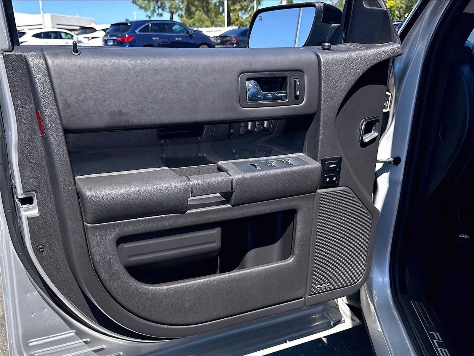 Used 2011 Ford Flex Titanium w/ Trailer Tow Pkg Class III AWD/4WD image 25