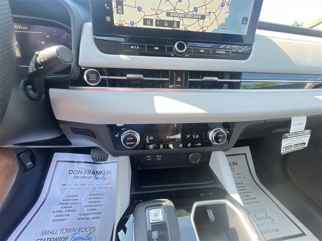 New 2025 Mitsubishi Outlander SE image 19