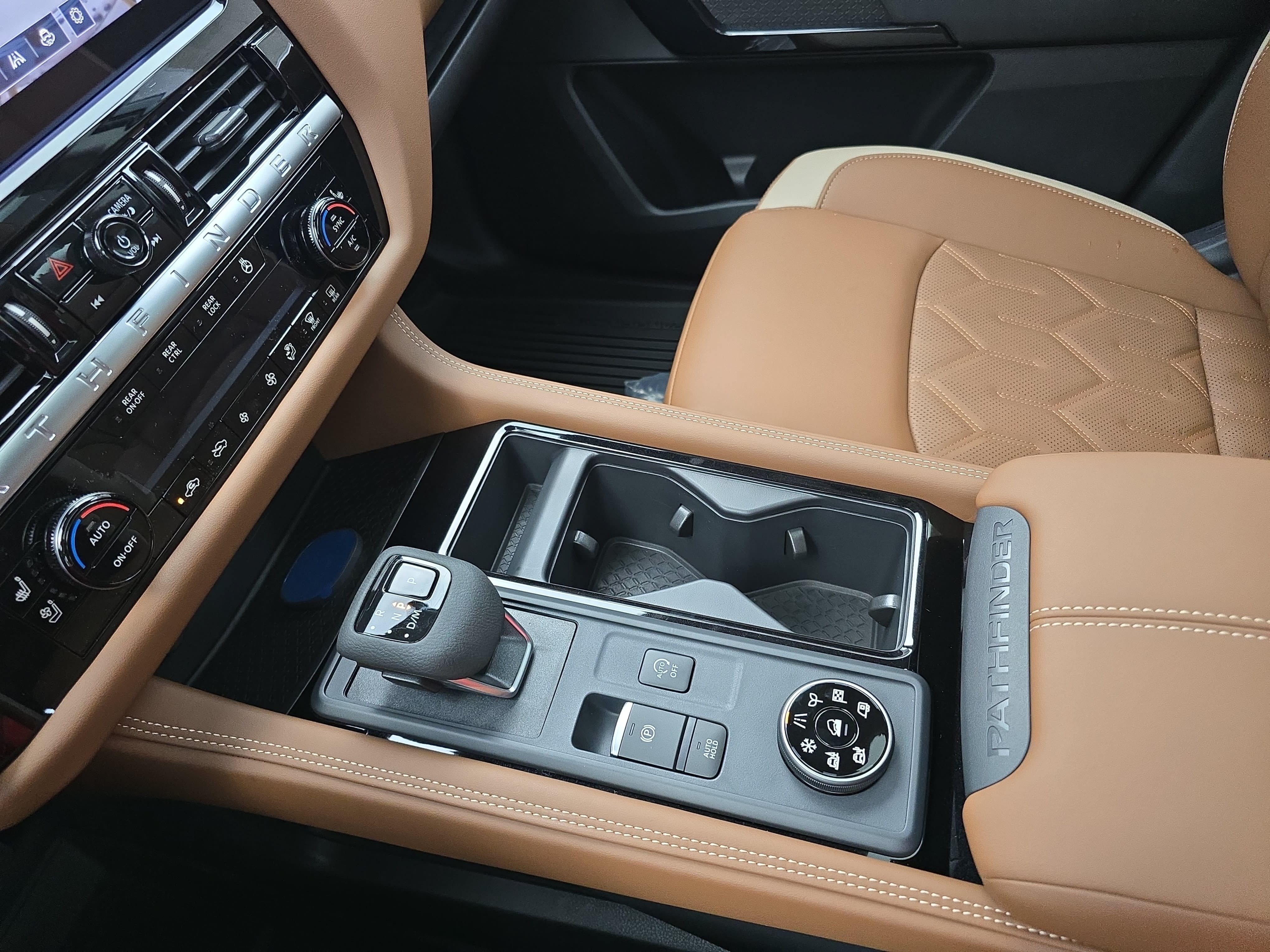 New 2026 Nissan Pathfinder Platinum AWD/4WD image 26