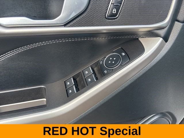 Used 2023 Ford Explorer XLT image 14