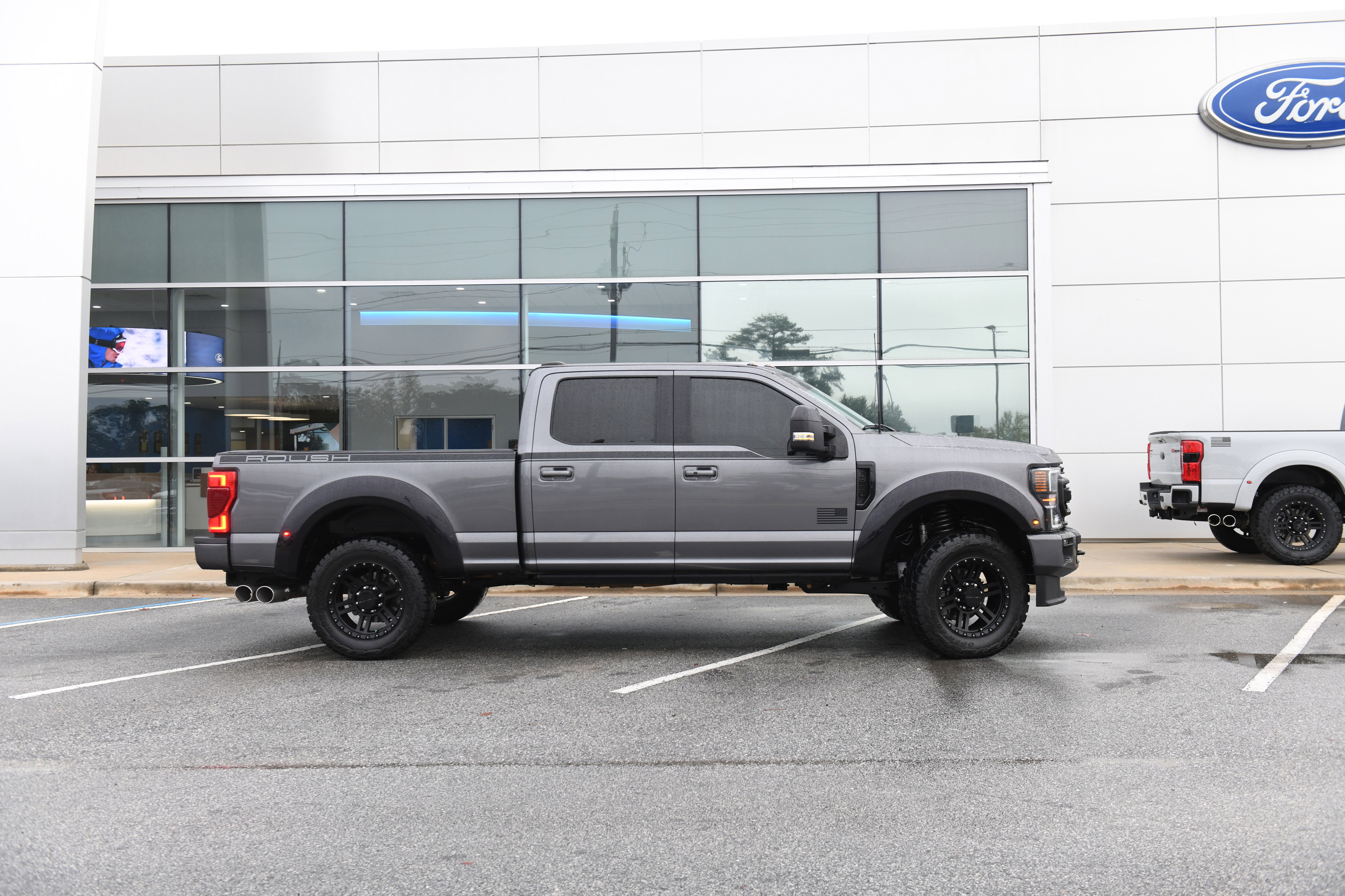 Used 2022 Ford F250 Lariat w/ Black Appearance Package image 1