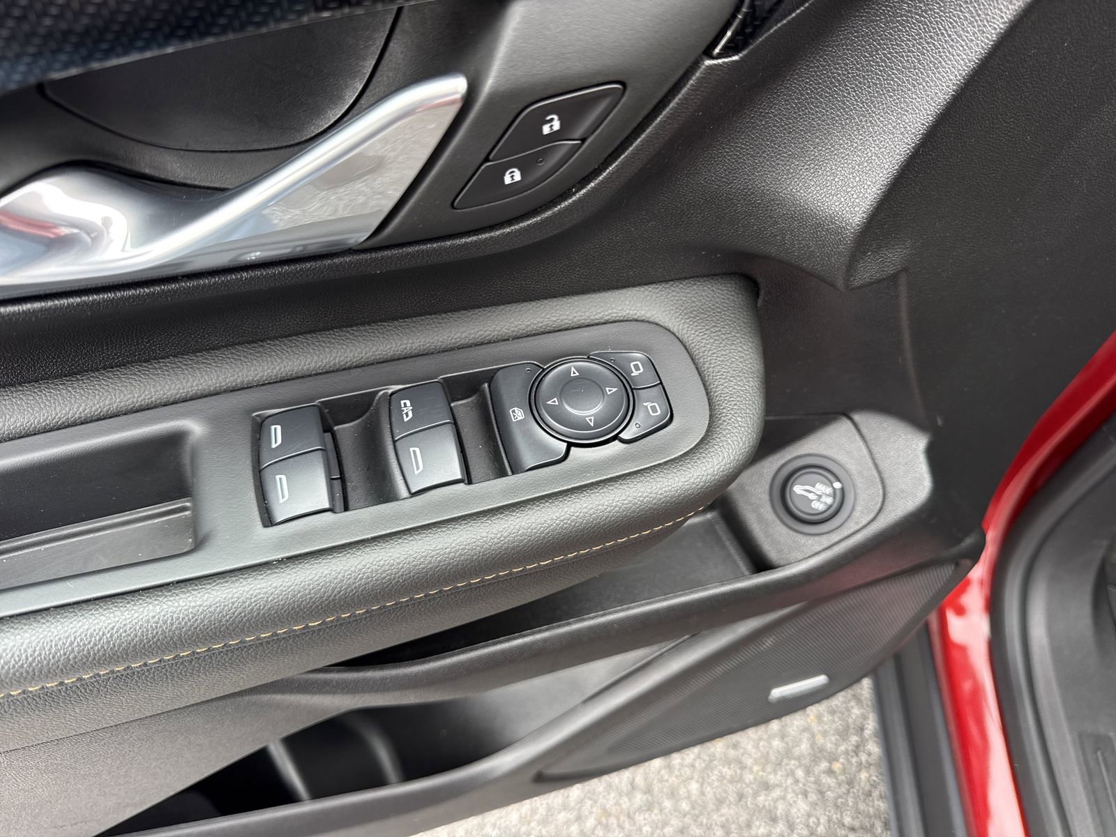 Used 2024 GMC Terrain AT4 w/ Infotainment Package II image 15