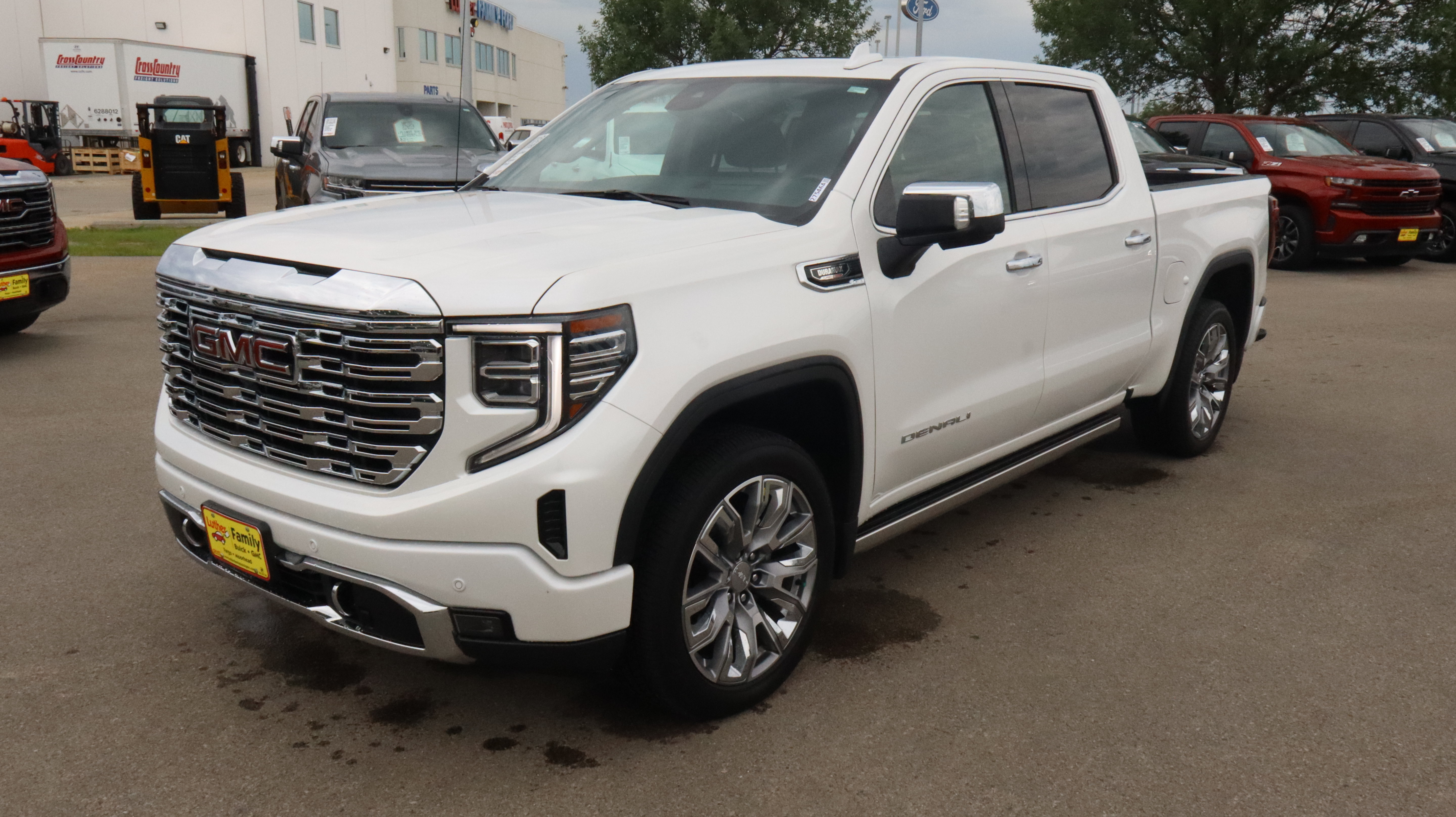 Used 2025 GMC Sierra 1500 Denali AWD/4WD image 3