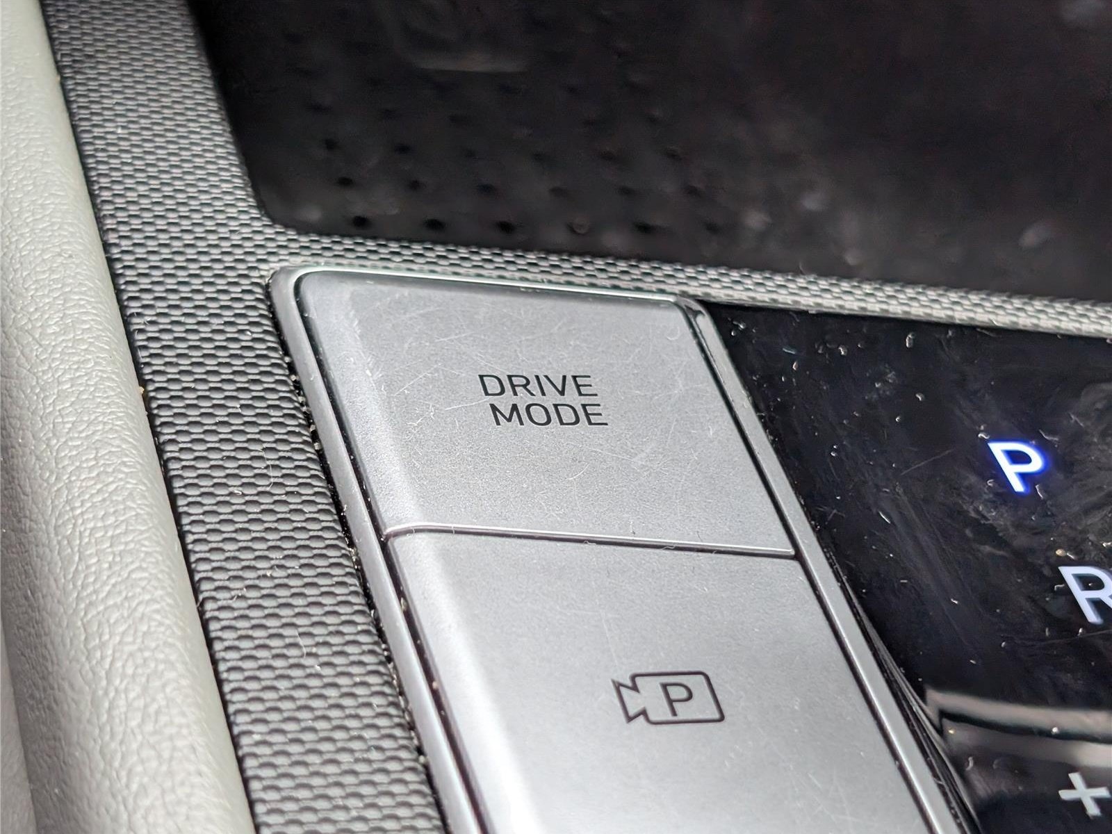 Used 2023 Hyundai Elantra SEL w/ Convenience Package FWD image 22