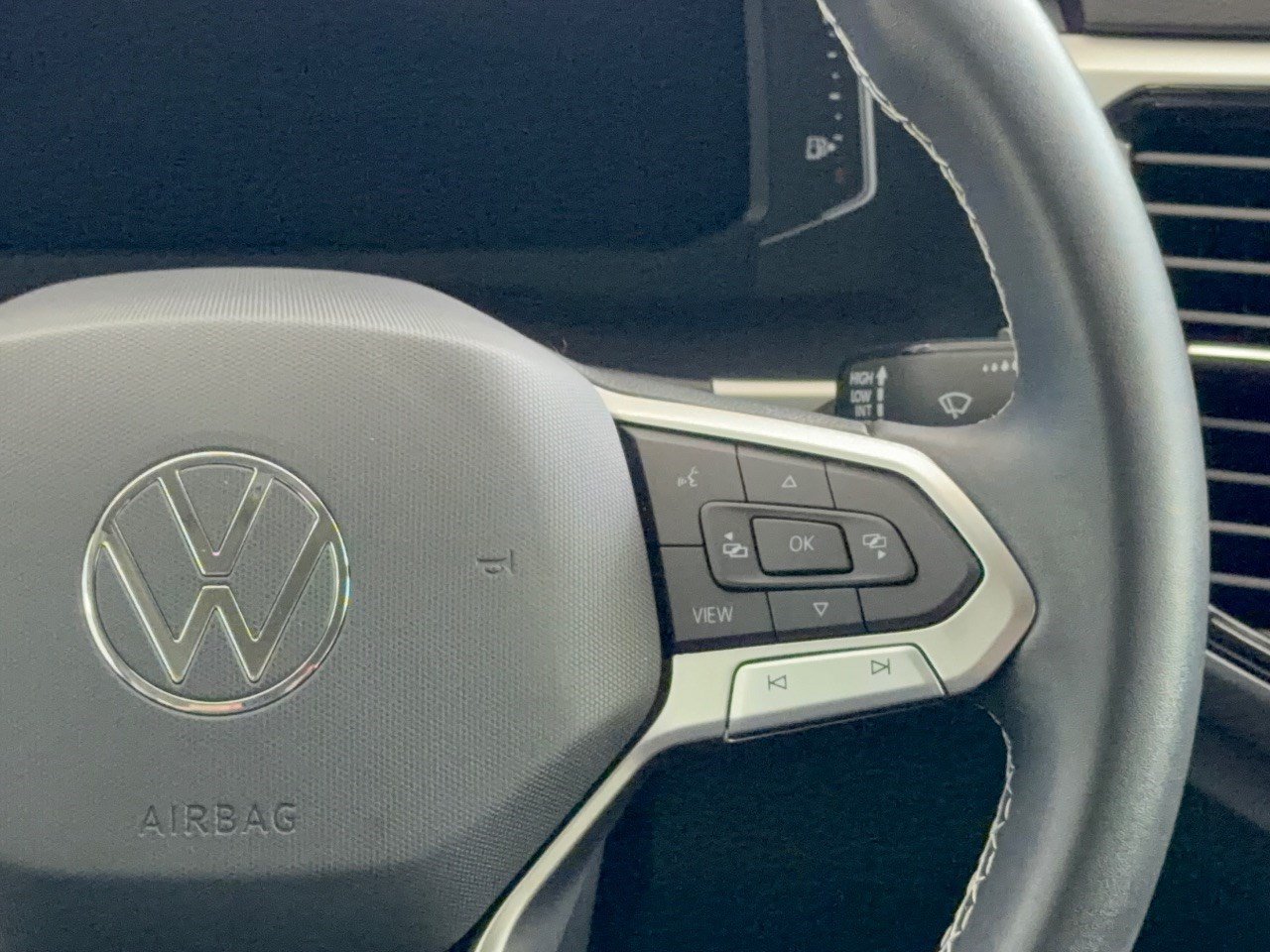 Used 2023 Volkswagen Atlas SE w/ Black Wheel Package FWD image 19
