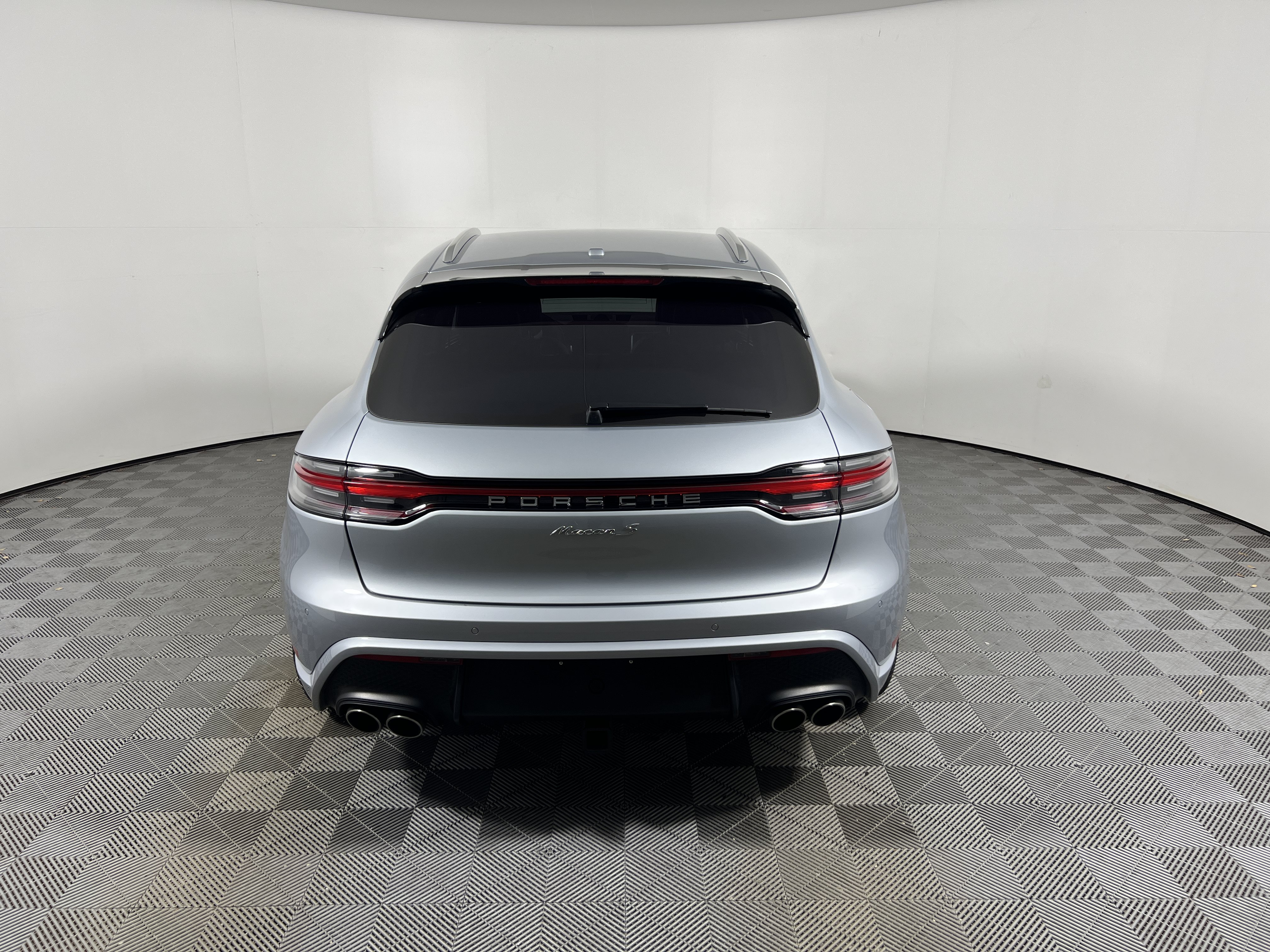 Certified 2025 Porsche Macan S AWD/4WD image 6