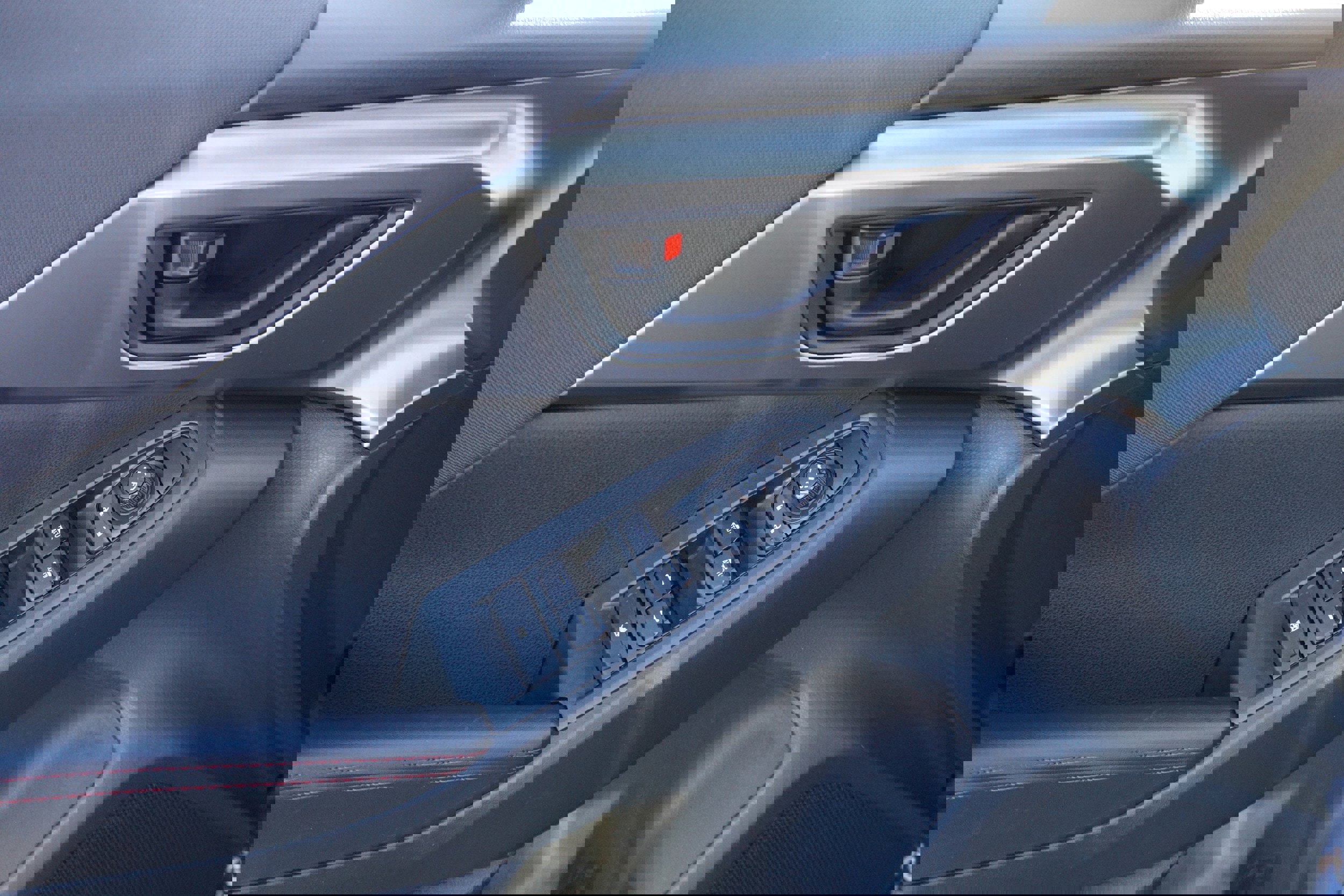 Used 2025 Subaru Impreza 2.0i Sport image 11