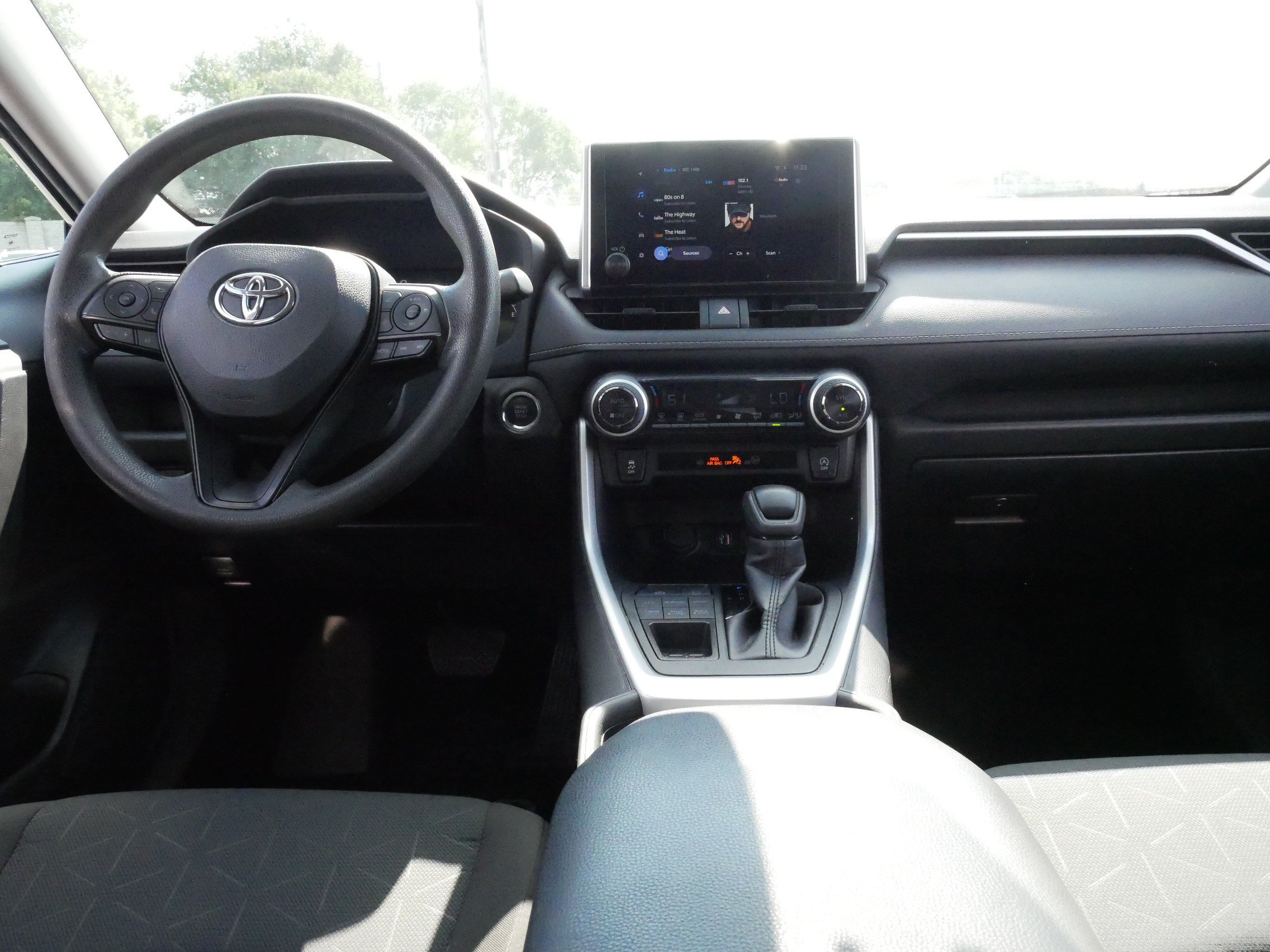 Certified 2025 Toyota RAV4 XLE AWD/4WD image 10