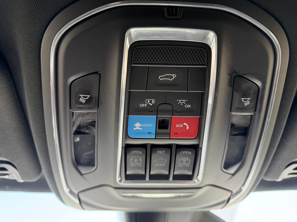 Used 2023 Jeep Wagoneer Series III w/ Premium Group I AWD/4WD image 33