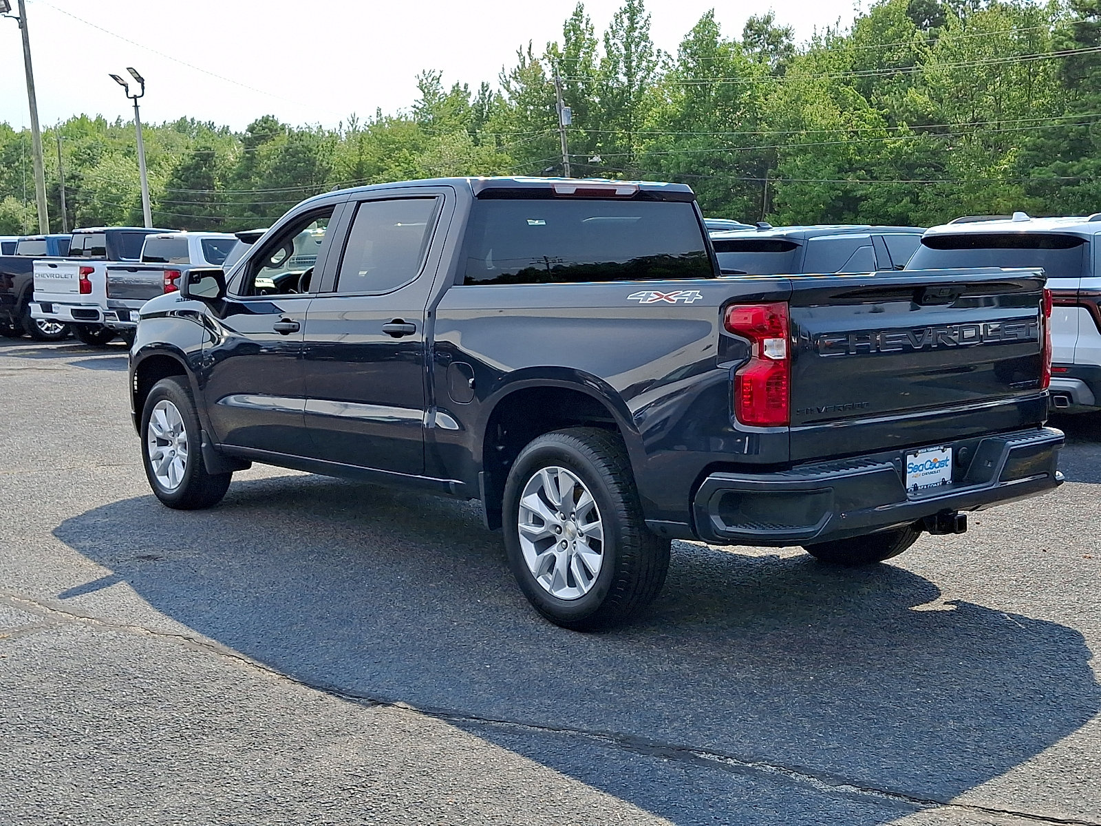 Used 2022 Chevrolet Silverado 1500 Custom w/ LPO, Dark Essentials Package AWD/4WD image 5