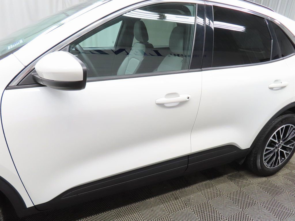 Used 2023 Ford Escape SE image 41