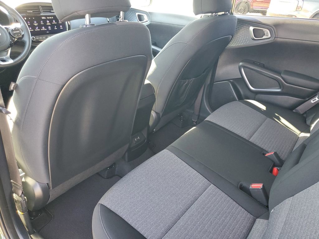 Used 2023 Kia Soul EX image 23