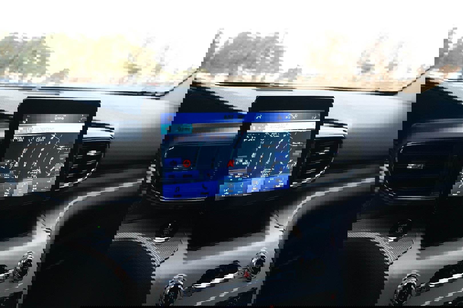 Used 2021 Ford Explorer XLT w/ Equipment Group 202A image 33