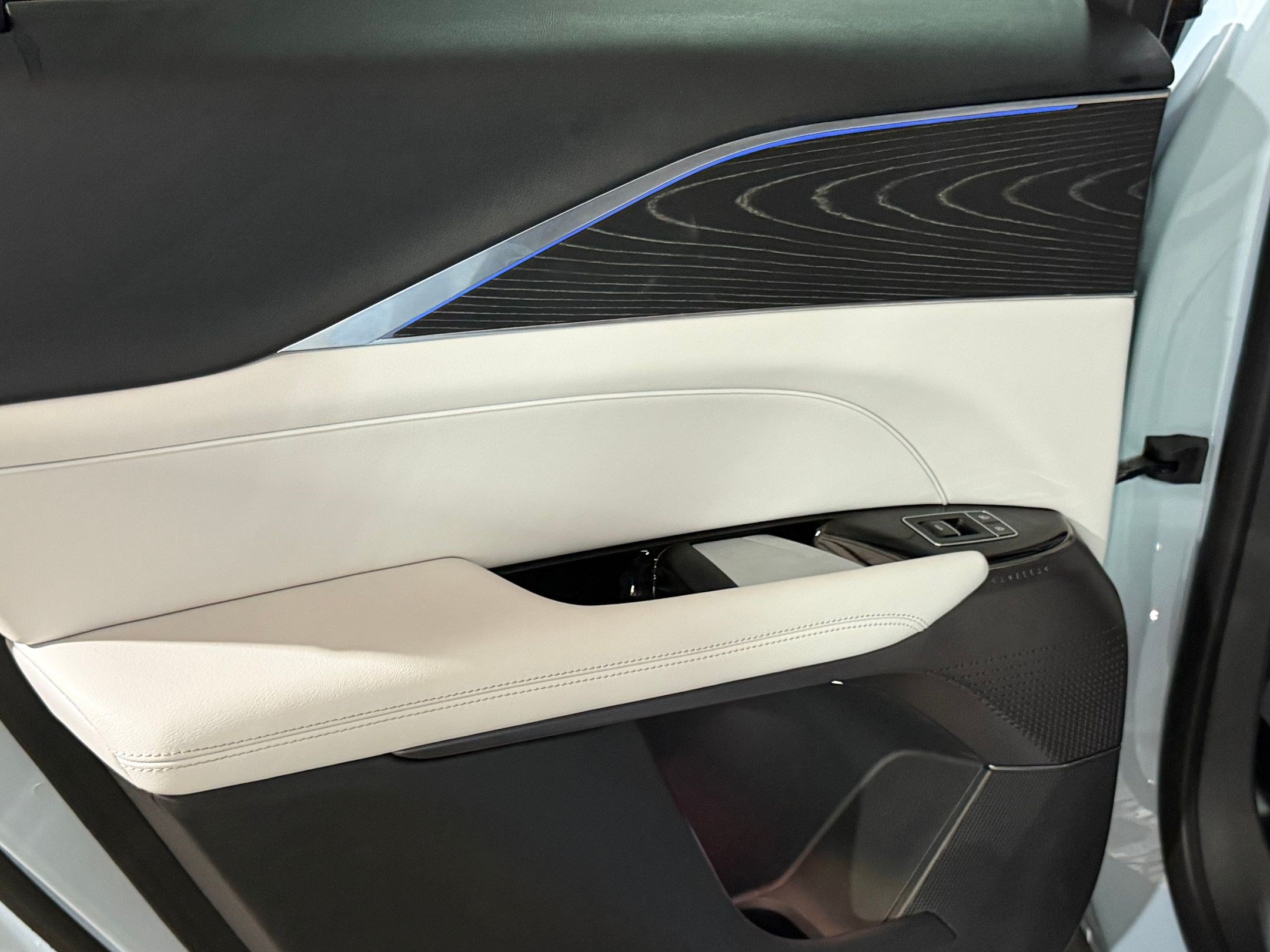 Certified 2024 Cadillac Lyriq Luxury RWD image 39