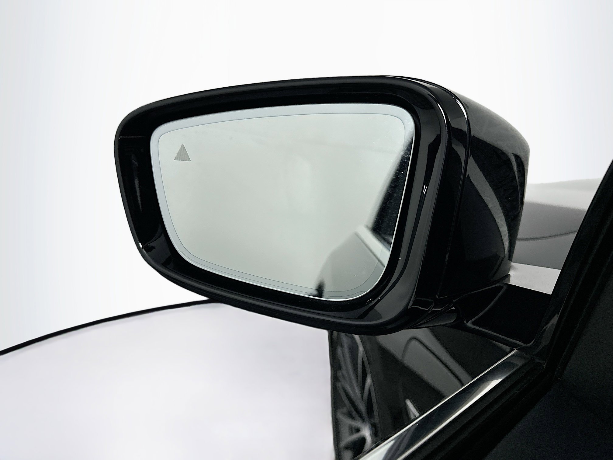 Used 2023 BMW 530e w/ Convenience Package image 16