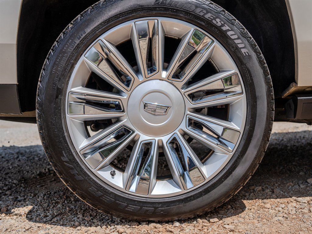 Used 2015 Cadillac Escalade ESV Platinum AWD/4WD image 13
