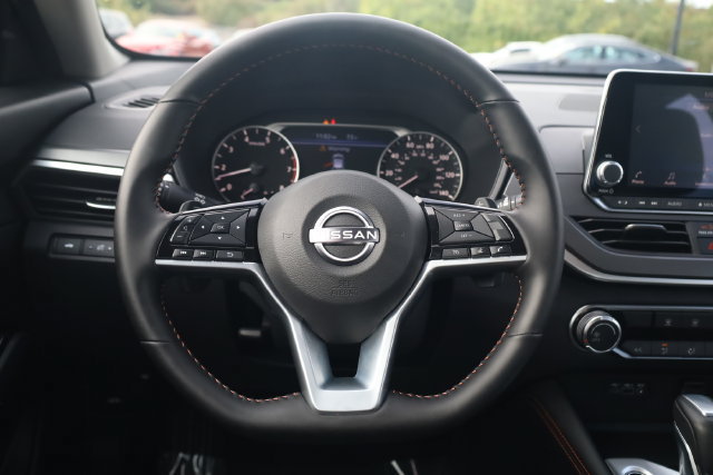 Certified 2025 Nissan Altima 2.5 SR AWD/4WD image 11