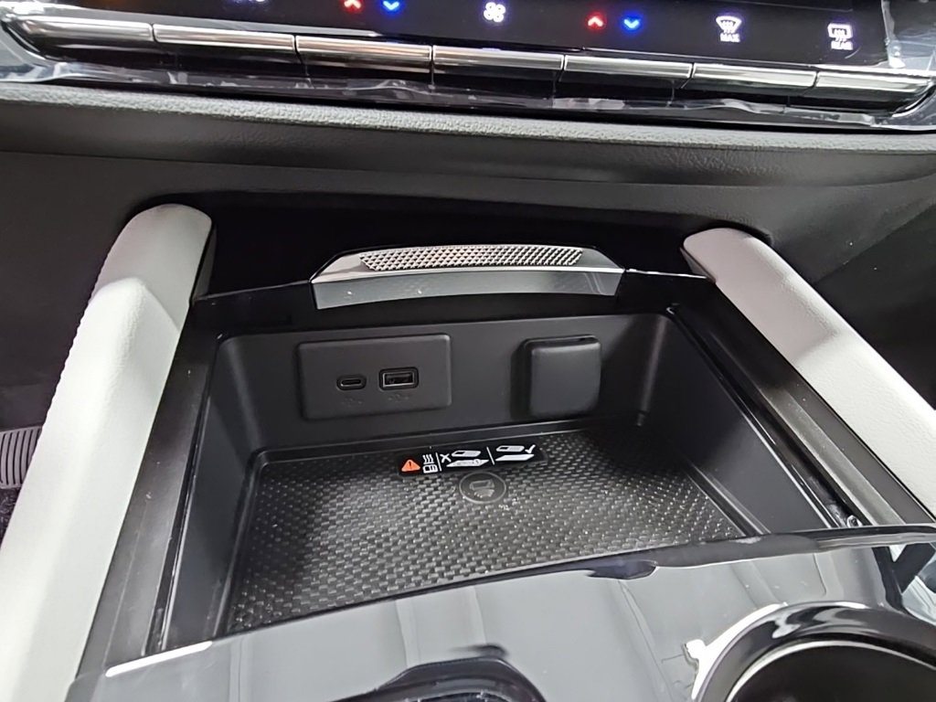 New 2025 Buick Envision Avenir image 21