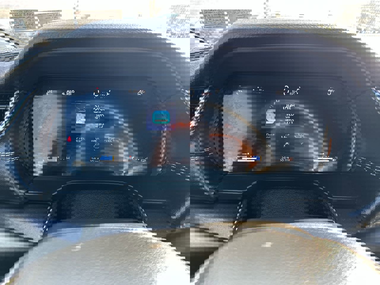 Used 2023 Jeep Grand Cherokee L Laredo image 27