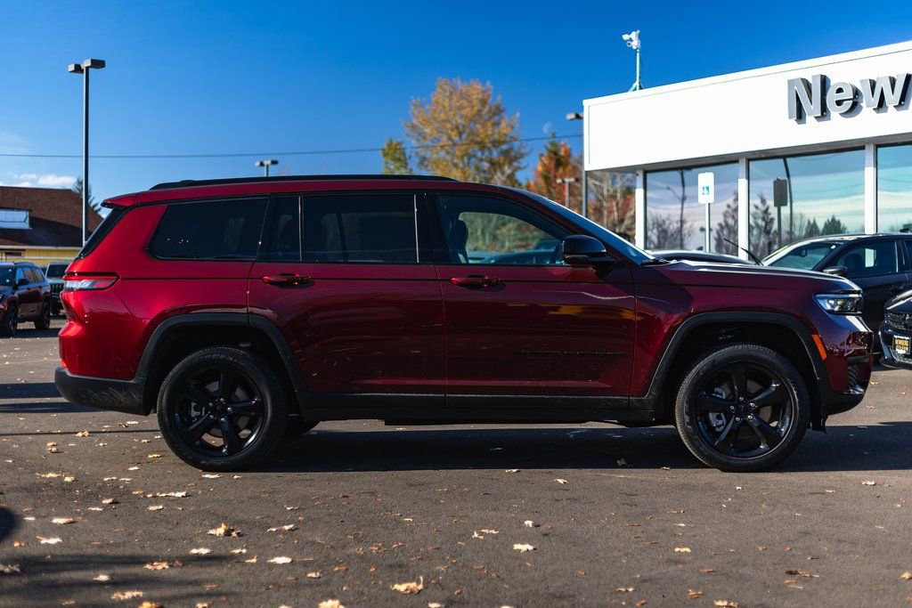 New 2025 Jeep Grand Cherokee L Altitude image 7