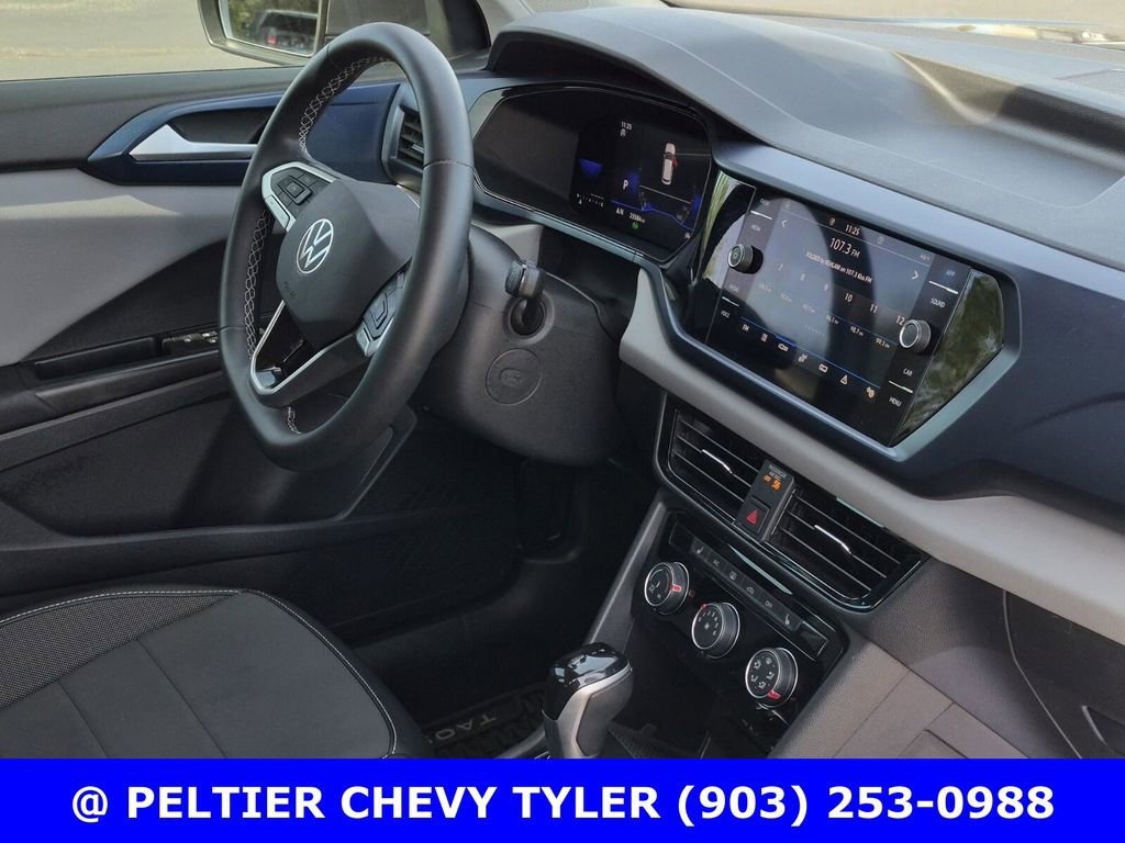Used 2023 Volkswagen Taos SE w/ Black Wheel Package image 10