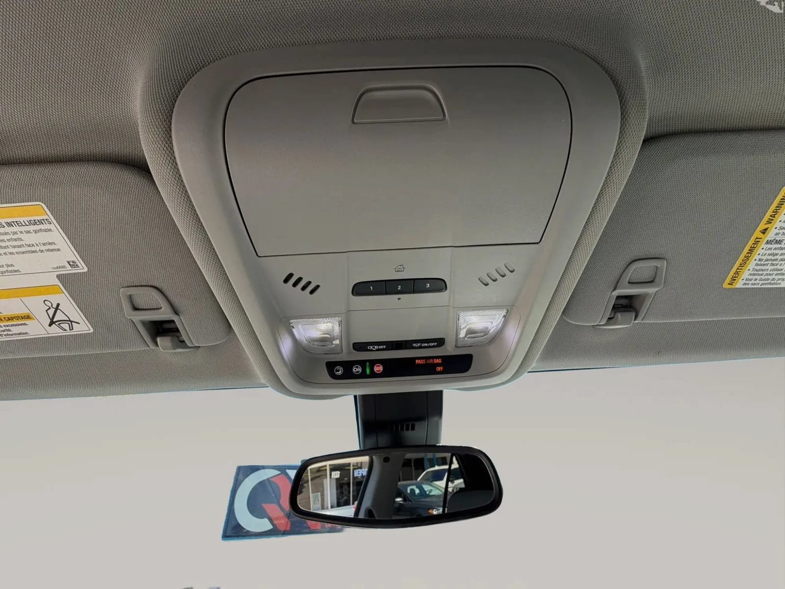 Used 2018 Chevrolet Equinox Premier AWD/4WD image 21