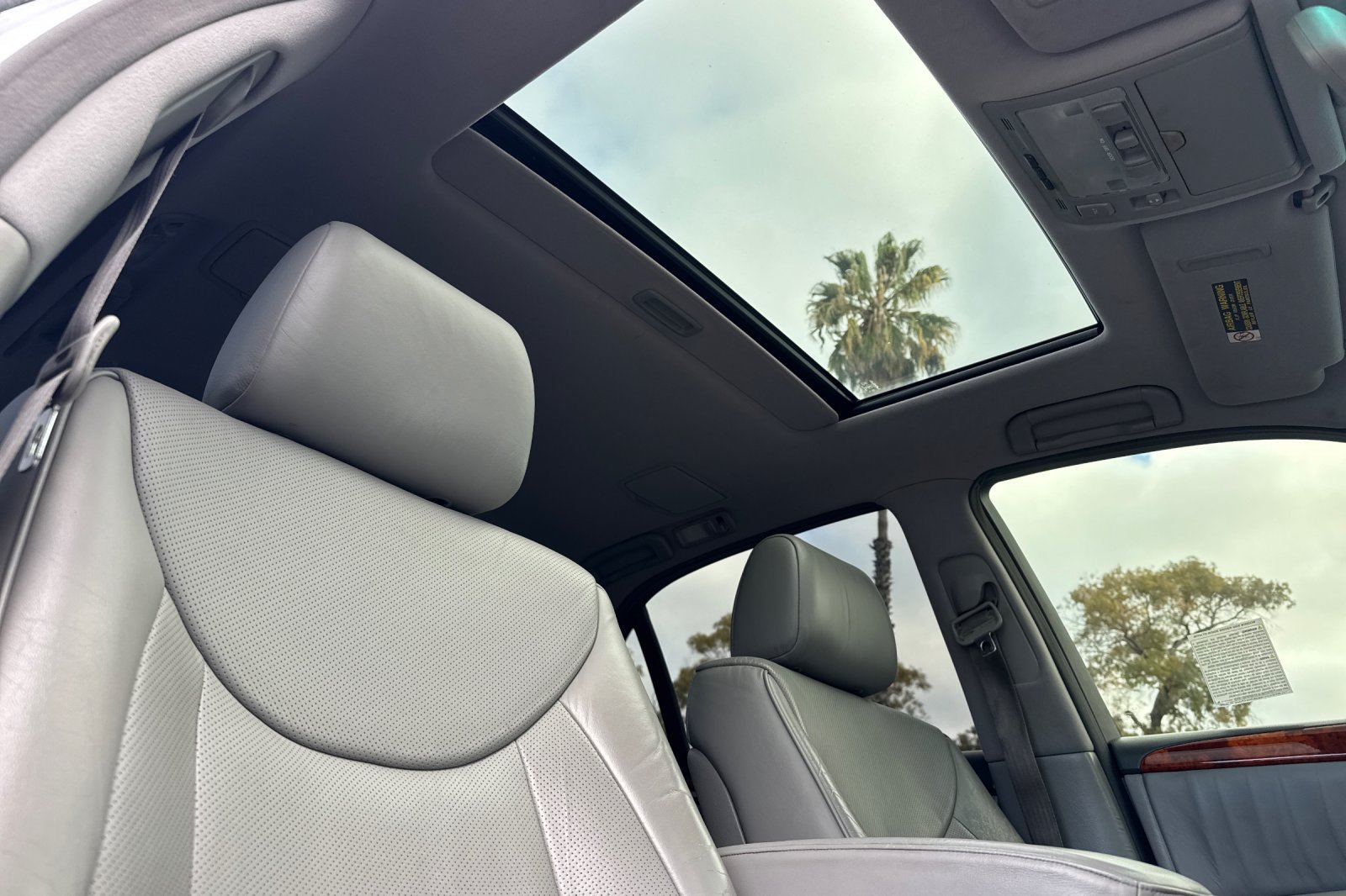 Used 2005 Lexus LS 430 w/ Modern Luxury Pkg RWD image 16